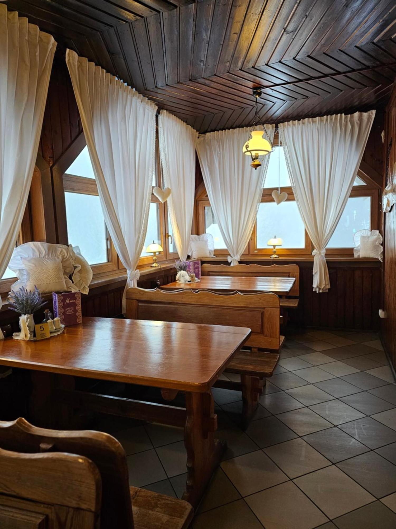 Schronisko Gosciniec Rownica Hotel Ustroń Buitenkant foto
